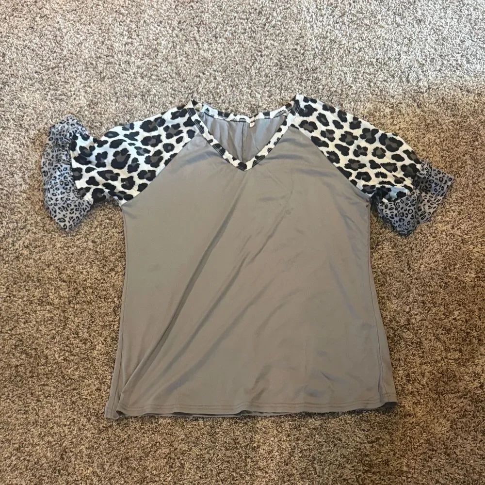 Gray and Black Short Sleeve Tee